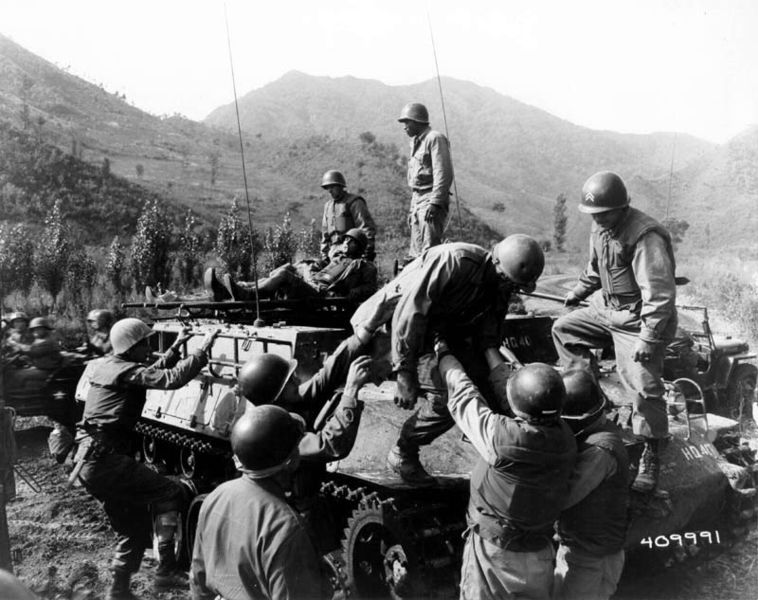 Operation Showdown-Medical-corpsmen-korea