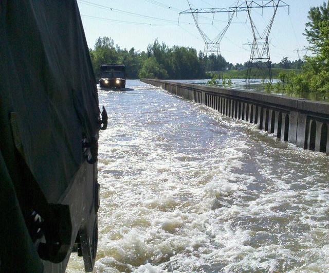 KYNG humvee water2