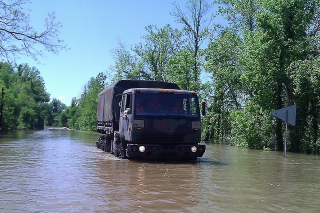 landshark_FMTV